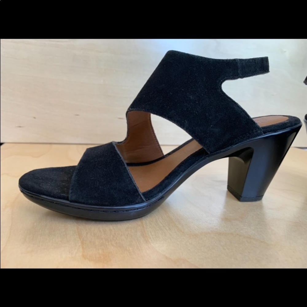 Black cut out heels sz 7.5